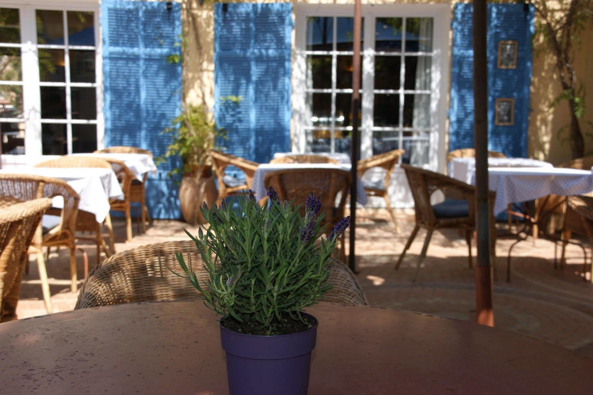 Auberge Des Glycines Поркерол Екстериор снимка