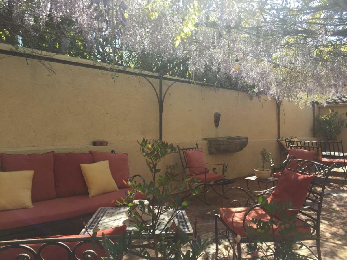Auberge Des Glycines Поркерол Екстериор снимка