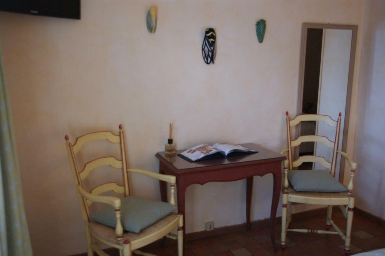 Auberge Des Glycines Поркерол Екстериор снимка